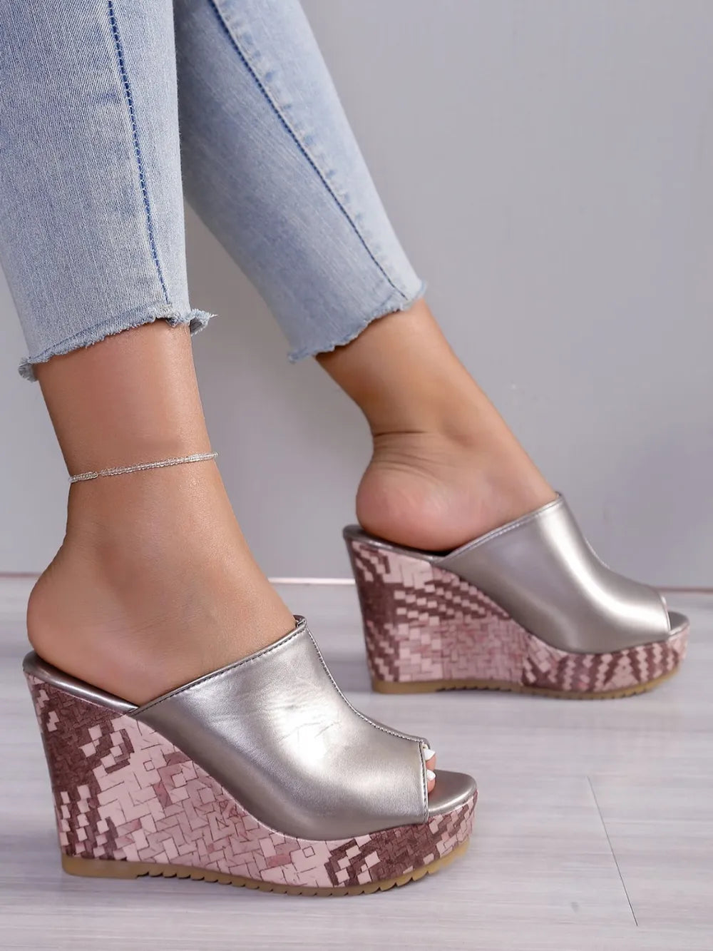 High Quality Leather : High Heel Sandals